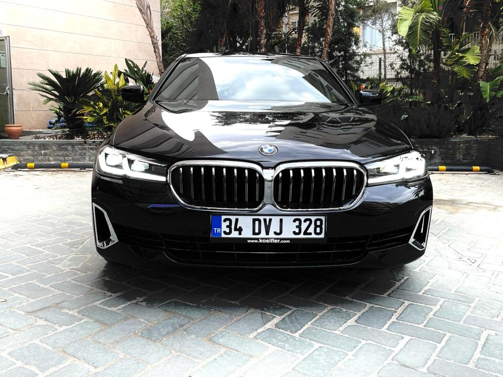 3 Chauffeur Services BMw 520i